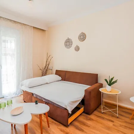 Grand Next To Center 3bd 110sqm Apartman