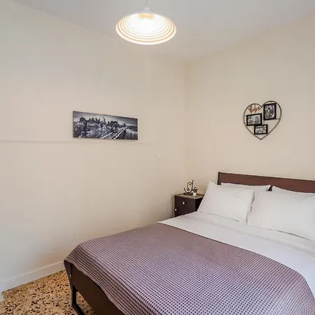 Grand Next To Center 3bd 110sqm Apartman *